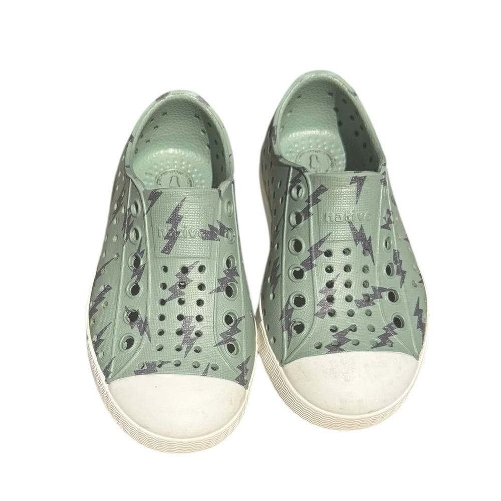 Native Jefferson‎ Slip On Green & Black Lightning Bolt Kids Size C7 Waterproof